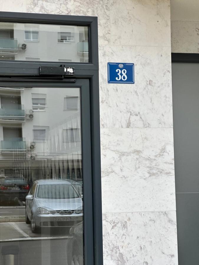 Irina Centre Apartment Podgorica Bagian luar foto