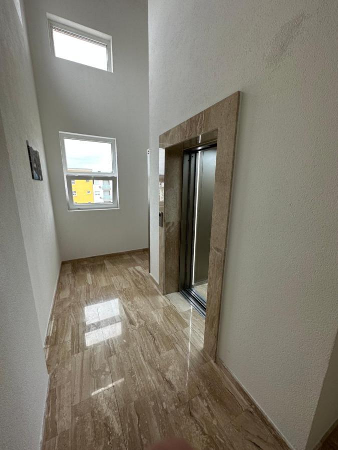 Irina Centre Apartment Podgorica Bagian luar foto
